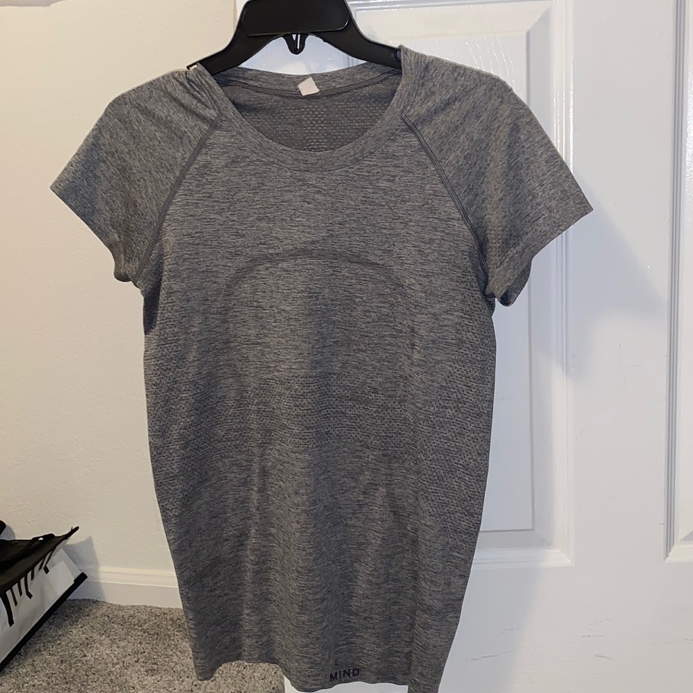 Grey swiftly tech 2.0 short sleeve Lululemon top